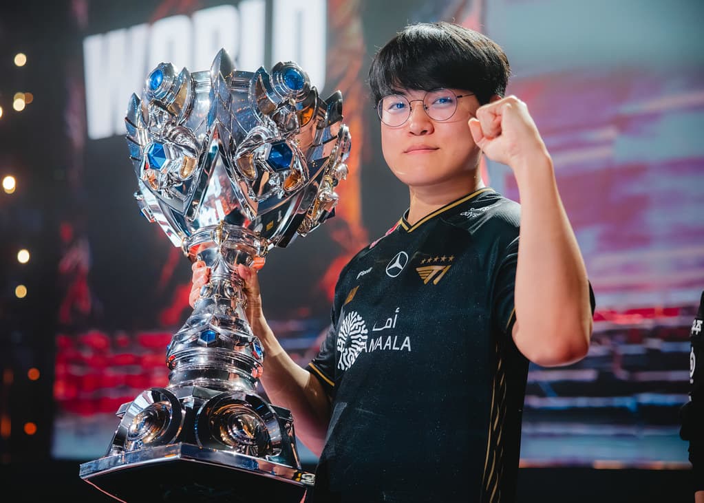 League of Legends : Gumayusi, triple champion du monde, quitte T1 après un triplé historique