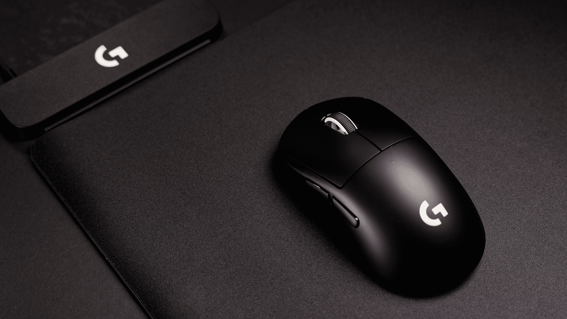 Logitech G Pro X Superlight 2c : la souris gaming sans fil qui disparaît dans la main