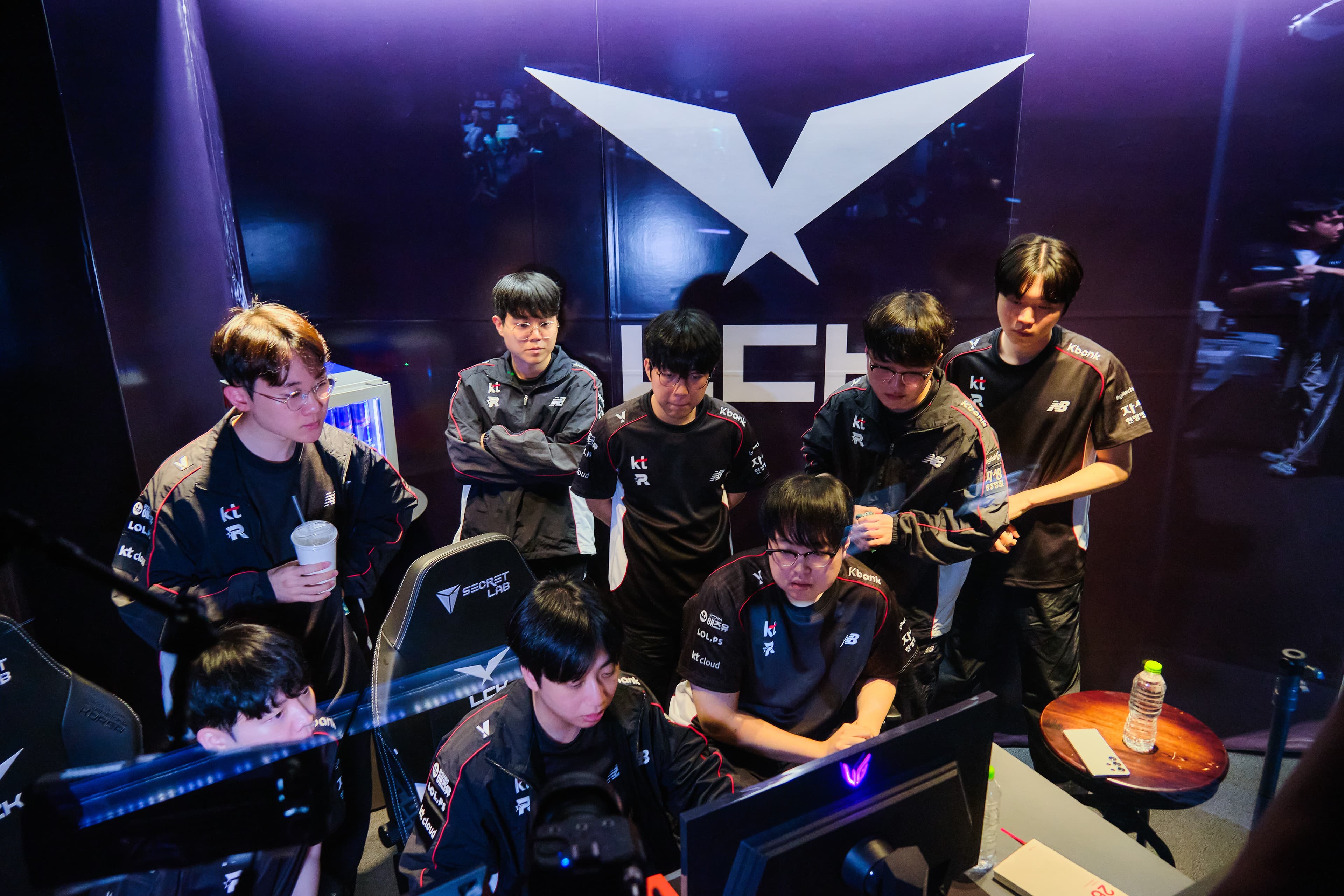 Playoffs LCK 2026 : T1 s’en sort difficilement , KT Rolster sweep Dplus KIA